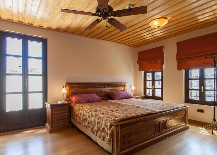 Luxurious Venetian 3 Floor House In The Old Port *