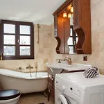 Luxurious Venetian 3 Floor House In The Old Port Chania (Crete)