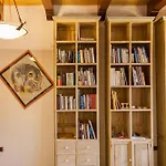 Luxurious Venetian 3 Floor House In The Old Port Holiday home