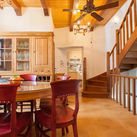 Luxurious Venetian 3 Floor House In The Old Port Semesterbostad *