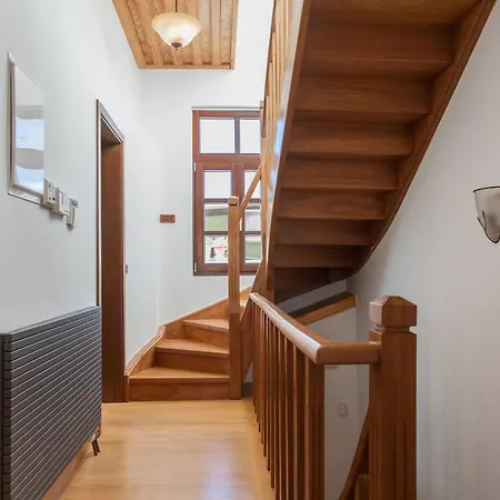 Luxurious Venetian 3 Floor House In The Old Port Дом отдыха Ханья