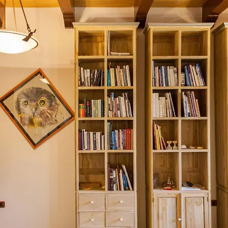 Luxurious Venetian 3 Floor House In The Old Port Дом отдыха